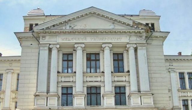 Невыплата зарплаты в Одесском медине: Гройсман проведет служебную проверку, а Ляшко предлагает министру забрать советы себе
