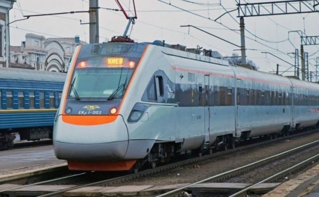 «Укрзализныця» изменит расписание следования скоростного поезда «Одесса – Киев»