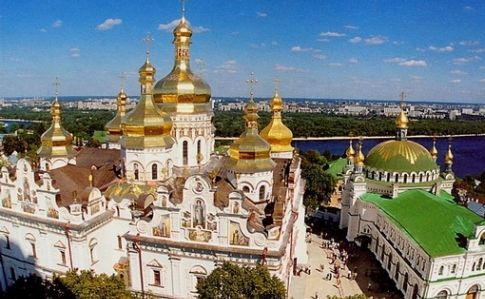 Суд приостановил требование о  переименования УПЦ МП